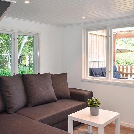 2 Bedroom Amazing Home In Fjaelkinge 외부 사진